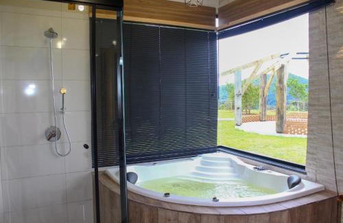 Bom Retiro Ski Chalet | Cozy Retreat with Wi-Fi and Fun Activities in Bom Retiro SC