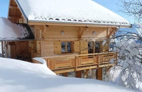 Fontcouverte-la-Toussuire Ski Chalet | Chalet, 200m from resort center, fitness, swimming pool, sauna, terrace, balcony, parking, tv