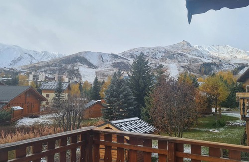 La Toussuire Ski Chalet | Inviting Chalet for 12-14, Steps from the Slopes