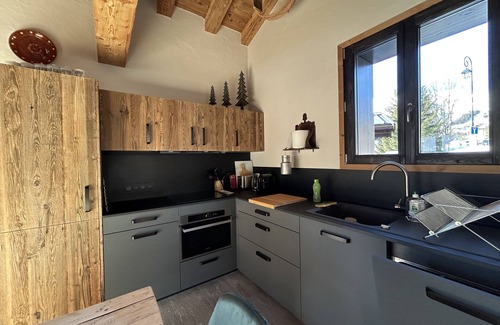 La Toussuire Ski Chalet | Relax at Chalet "La Bèla Via" with Spa & Breakfast Options