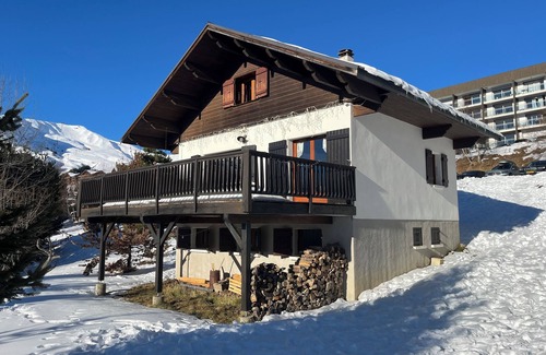 La Toussuire Ski Chalet | Chalet La Toussuire close to the slopes 12 people