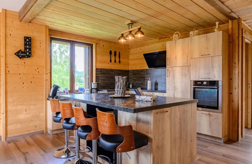 Saint-Maurice-sur-Moselle Ski Chalet | Experience Chalet 'Le Brusyna' with Mountain Views & Hot Tub