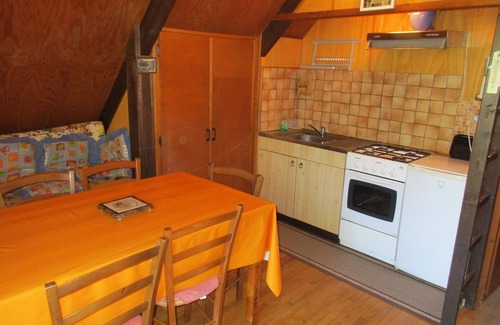 Saint-Pierre-dels-Forcats Ski Chalet | Cozy Chalet for 6 Near Ski Slopes - Pet and Child Friendly