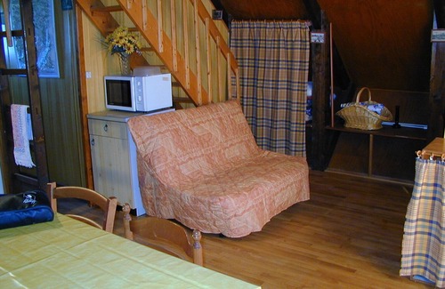 Saint-Pierre-dels-Forcats Ski Chalet | Cozy Chalet for 6 Near Ski Slopes - Pet and Child Friendly