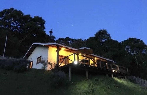 Goncalves Ski Chalet | Budget-Friendly Getaway at Chale Seriema with Great Amenities