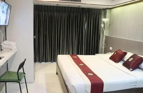 Phlabphla Hotel | Discover Comfort at Chaleena Princess Ramkhamhaeng Hotel