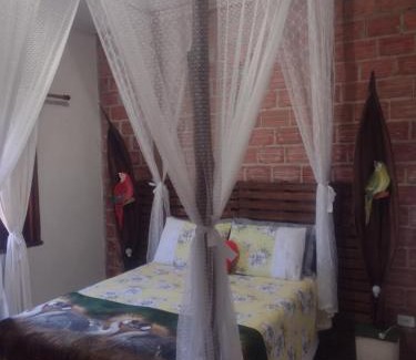 Sao Pedro Ski Chalet | Pet-Friendly Chaler Sao Jorge with Oceanfront Pool Access