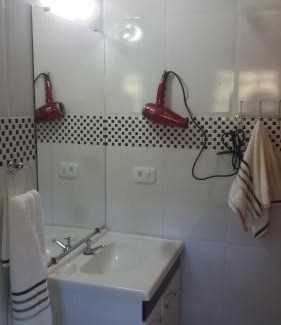 Sao Bento do Sapucai Ski Chalet | Pet-Friendly Retreat at Chales Azaleia - Rated 9/10