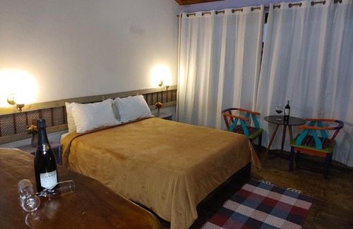 Lavras Novas Cabin | Exceptional Chales Quinteto de Cores with Breakfast & Family-Friendly
