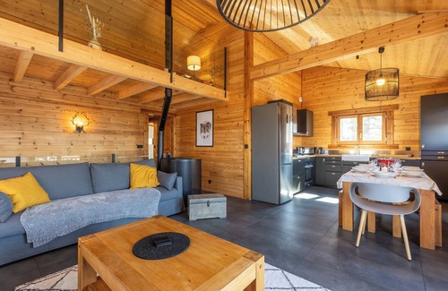 Font-Romeu-Odeillo-Via Ski Chalet | Cozy Chalet à la Montagne: Guest Rated 10/10, Pet Friendly!