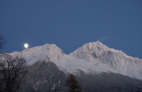 Bozel Ski Chalet | Elevate Your Stay at Chalet à la Montagne with Spa & Sauna