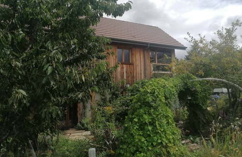 Neuvecelle Ski Chalet | Eco-Friendly Chalet Near Beach and Mountains with Spa