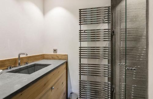 Le Raffort Ski Chalet | Elegant 4-Star Chalet in Méribel with Pool and Hammam