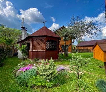 Mykulychyn House | Elegant Chalet Зоряні ночі with Ocean View & Pool Access