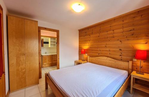 Flaine Ski Chalet | Inviting Chalet for 12 with Sauna and Pet-Friendly Amenities