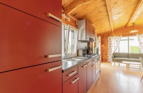 Sint-Annaland Resort | Chalet 130: Cozy Two Bedroom Resort with Spa & Kitchen