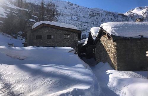 Le Villaret du Nial Ski Chalet | Chalet 1728 - La Reculaz: Hot Tub & Pet Friendly Retreat