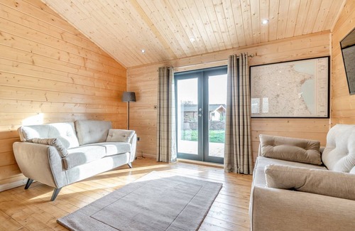 Driffield Ski Chalet | Comfortable Lodge with Kitchen for 4 Guests