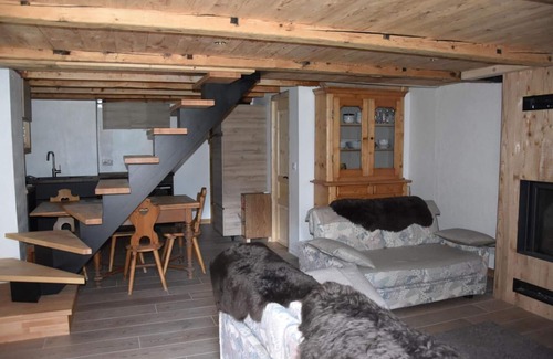 Pralognan-la-Vanoise Ski Chalet | Cozy Chalet Steps from Pralognan-la-Vanoise Center