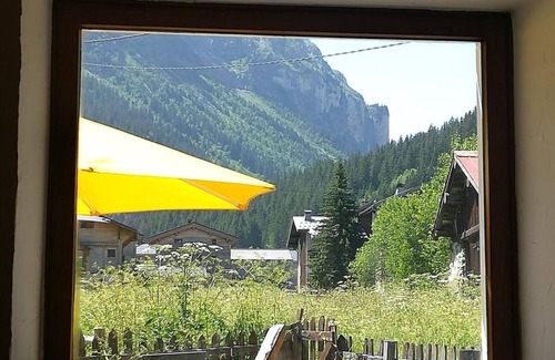 Pralognan-la-Vanoise Ski Chalet | Cozy Chalet Steps from Pralognan-la-Vanoise Center