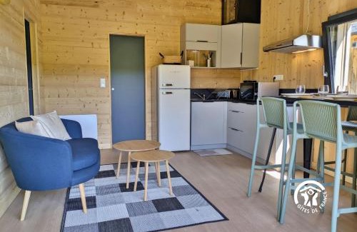 Saint-Berthevin House | Chalet 26 Le Berthevin, Camping de Coupeau, 4 personnes
