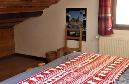 Beaufort Ski Chalet | Cozy Chalet in Arêches with Fireplace & Free WiFi