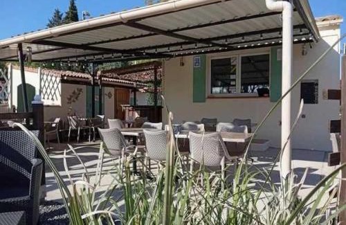 Massillargues-Attuech Ski Chalet | Family-Friendly Mobilhome with Pool & Pet Access