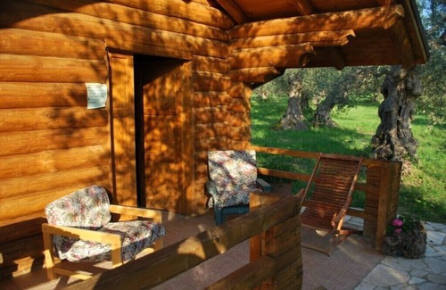 Tocco da Casauria Apartment | Chalet 4 Agriturismo: Family-Friendly Retreat with Pool