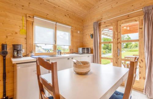 Landeleau Ski Chalet | Family-Friendly Chalet Near Canal with High Guest Ratings