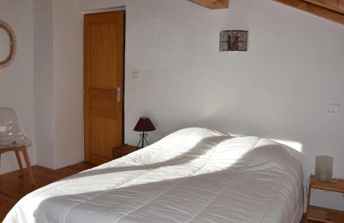 Pralognan-la-Vanoise Ski Chalet | Inviting Chalet for 8 Near the Forest in Pralognan-la-Vanoise