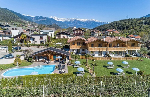 Tesimo Ski Chalet | Cozy Chalet with Mountain View, Pool & Wi-Fi Access