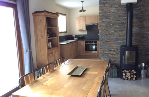 Oz-en-Oisans Ski Chalet | Ideal Alpine Retreat for Skiing and Hiking Near Alpe d'Huez