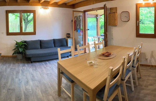 Verthier Ski Chalet | Chalet Retreat for 6-8 Guests by Lake Annecy