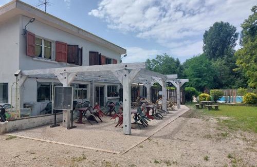 Saint-Thomas-en-Royans Other | Affordable Chalet for 6 with Pool & Family-Friendly Features