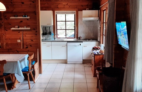 Mauroux Ski Chalet | Ideal Chalet for 6 with Ocean View & Pool Access