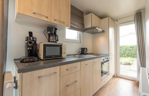 Sint-Annaland Resort | Chalet 78: Relaxing Two Bedroom Resort with Spa Amenities