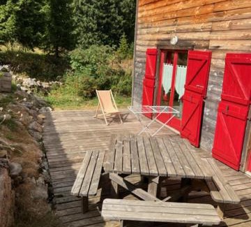 Lamoura Ski Chalet | Cozy Chalet for 8-10 Guests Near Les Rousses Station