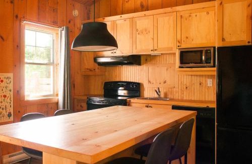 Val David Ski Chalet | Experience Chalet 8: Family-Friendly Retreat with Top Ratings