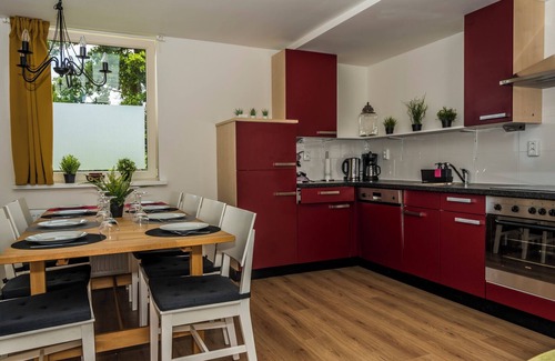 Sint-Annaland Resort | Chalet 94: Family-Friendly Resort with Relaxing Spa Amenities