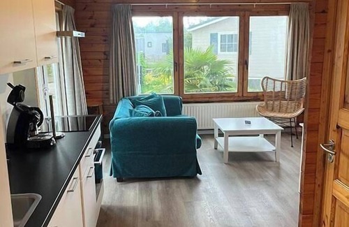 Sint-Annaland Resort | Cozy Chalet 96A - Ocean View Retreat with Spa Amenities