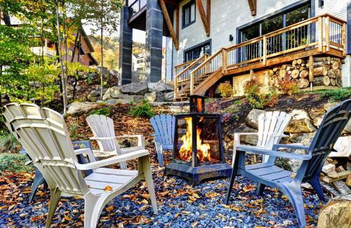 Stoneham Ski Chalet | Relax at Chalet 9A Chemin Blanc with Hot Tub & Pet Access