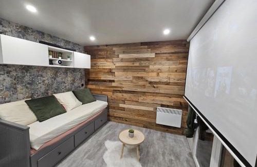 Saint-Francois-Longchamp Apartment | Cozy Chalet au Pied des Pistes with Pool and Family Amenities