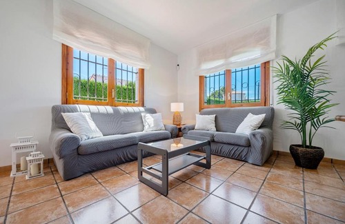 Les Tres Cales Villa | Oceanfront Chalet a pie Cala Forn with Pool & Family Fun