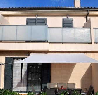 San Jorge House | Elegant Chalet for 6 in Golf Panorámica with Free Wi-Fi
