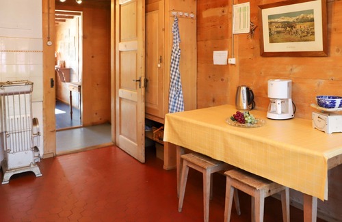 Saanenmoeser Apartment | Cozy Chalet Ahorni by Interhome with Spa & Breakfast