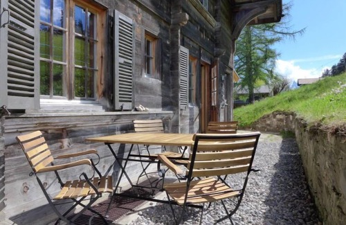 Saanenmoeser Apartment | Cozy Chalet Ahorni by Interhome with Spa & Breakfast