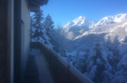 Sauze d'Oulx Hotel | Chalet Allemand: Family-Friendly Retreat with Great Ratings