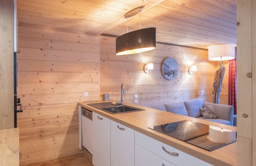 Viel-Alpe Apartment | Experience Chalet Alpe: 5 Rooms, Sauna & Hot Tub Bliss