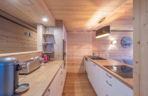 Viel-Alpe Apartment | Experience Chalet Alpe: 5 Rooms, Sauna & Hot Tub Bliss