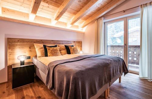 Mayrhofen Apartment | Oceanfront Family Retreat at Chalet Alpendomizil Ahorn